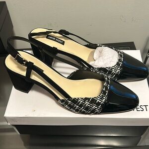 BNWT Nine West Chanel inspired black and white sling back pumps